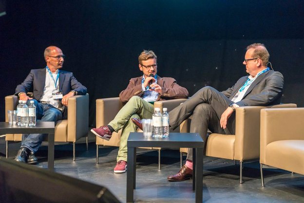 Jens von Rauchhaupt (m.) im Gespräch mit Uli Kramer und Robert von Treuenfels (v.l.), Bild: Kay Michalczak