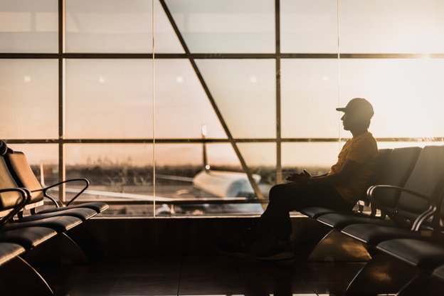 Wieder heißt es: Warten bis zum Start., Bild: Marco López – Unsplash