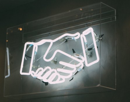 Bild: Charles Deluvio - Unsplash