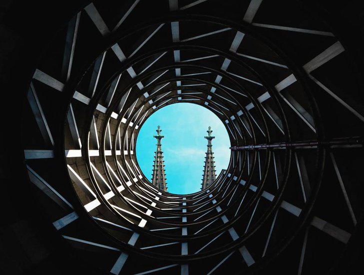 Voller Fokus auf Köln, Bild: Aron van de Pol, CCO unsplash.com / Bearbeitung: Redaktion ADZINE Bild: Aron van de Pol, CCO unsplash.com / Bearbeitung: Redaktion ADZINE