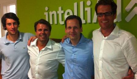 Nun ein Team: v.l. Tobias Kiesling (intelliAd), Wolfhart Fröhlich (intelliAd), Ralph Klin (Deutsche Post), Mischa Rürup (IntelliAd)